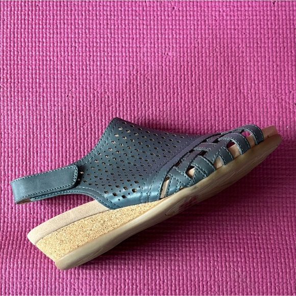 💙 Earth Perforated Leather Wedge Sandals 💙 - Picture 12 of 16